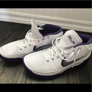 Kobe Bryant basketball shoes size 12 🏀